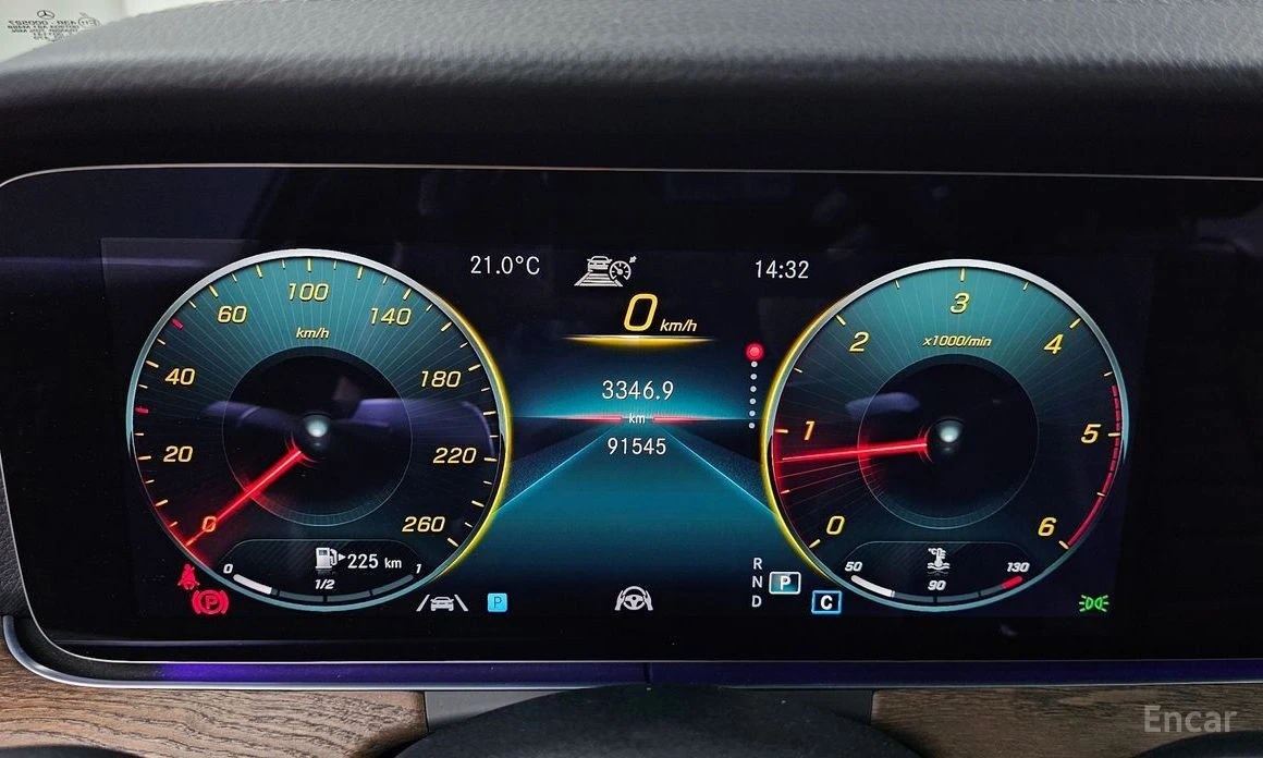 Mercedes-Benz E 220, снимка 8 - Автомобили и джипове - 54200308