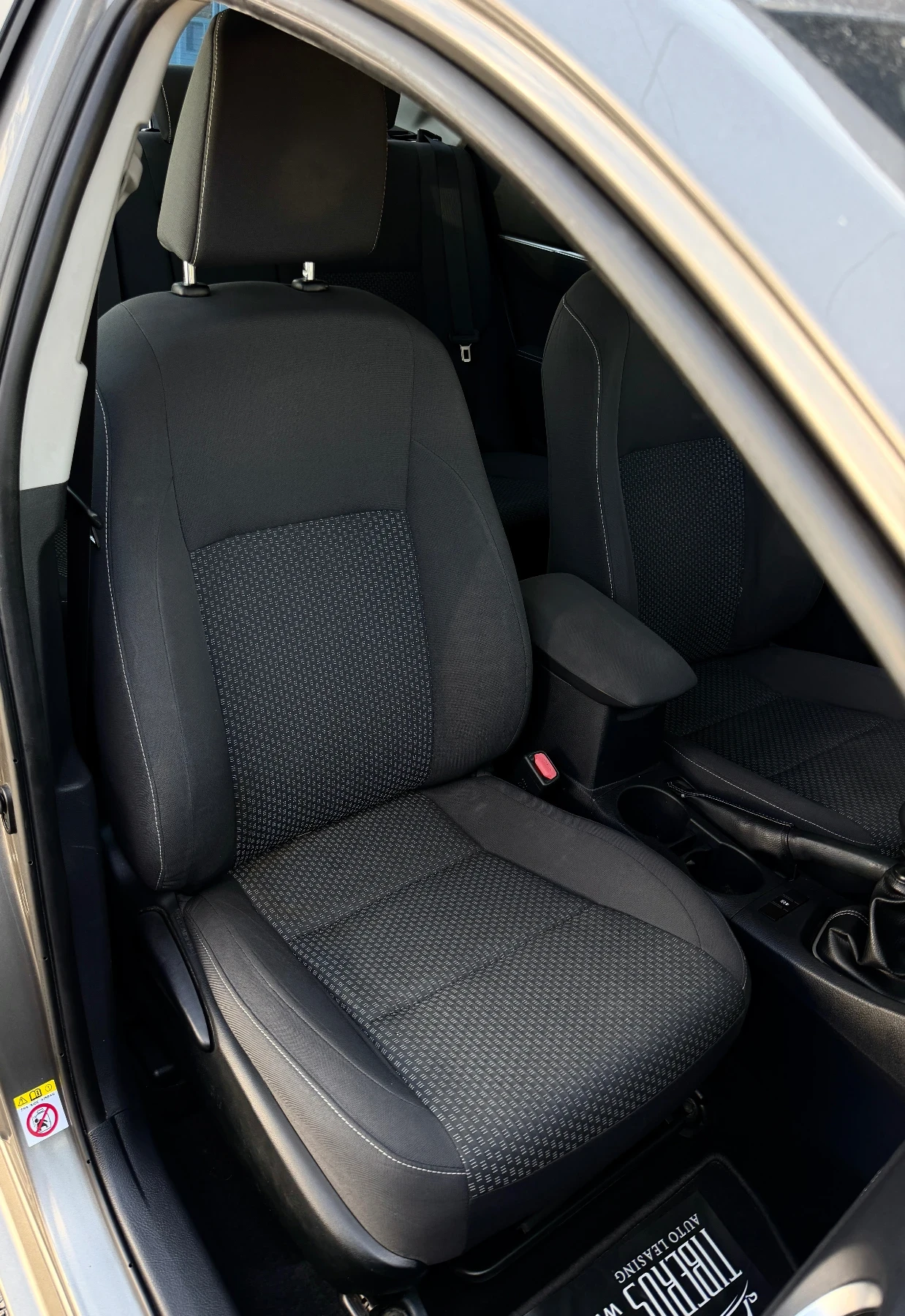 Toyota Corolla, снимка 10 - Автомобили и джипове - 54447760