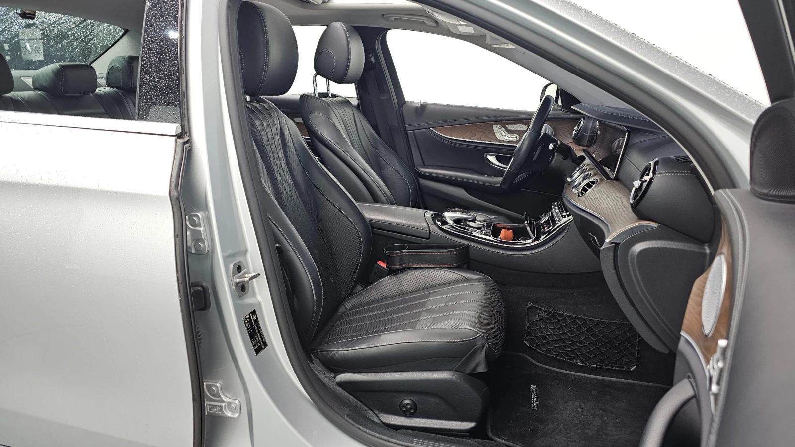 Mercedes-Benz E 300 2.0 4MATIC Exclusive, FULL, снимка 7 - Автомобили и джипове - 55264791