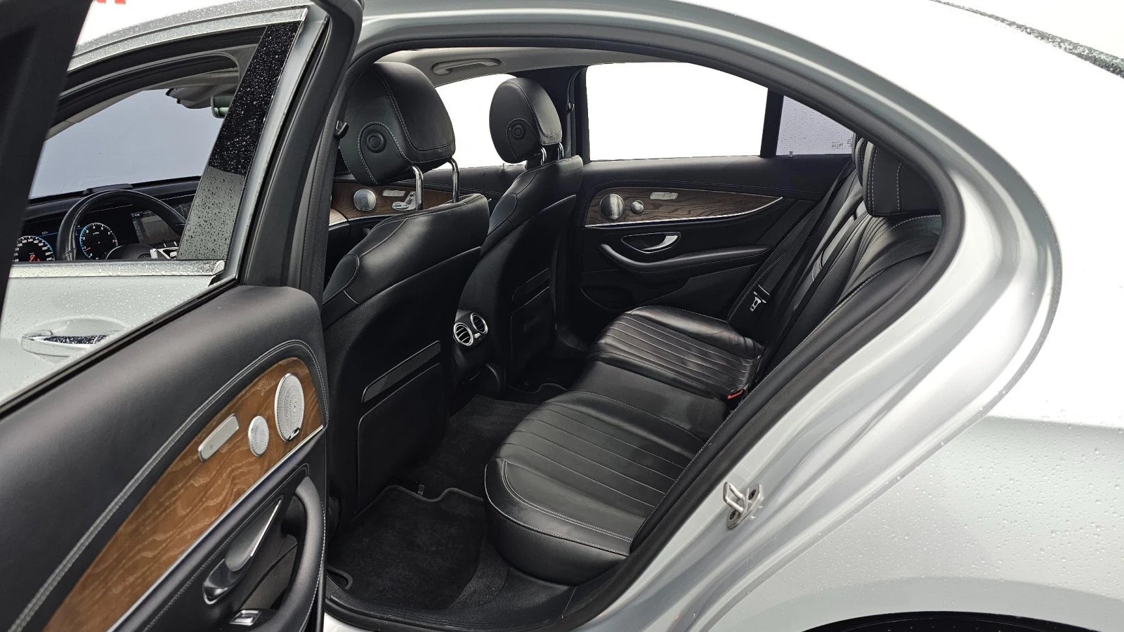Mercedes-Benz E 300 2.0 4MATIC Exclusive, FULL, снимка 9 - Автомобили и джипове - 55264791
