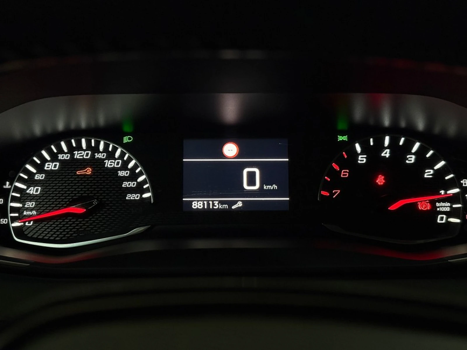 Peugeot 208 Allure, снимка 10 - Автомобили и джипове - 55486432