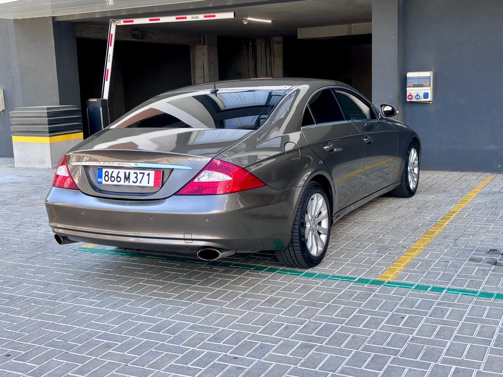 Mercedes-Benz CLS 350i/LPG, снимка 8 - Автомобили и джипове - 55664617