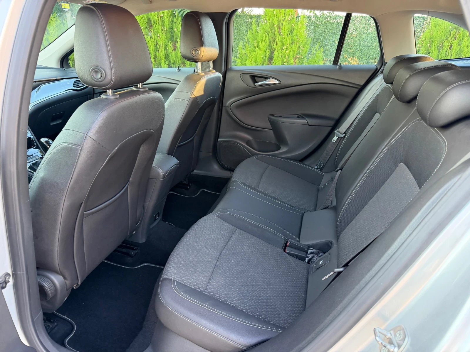Opel Astra 1.6d 110kc., снимка 15 - Автомобили и джипове - 56121248