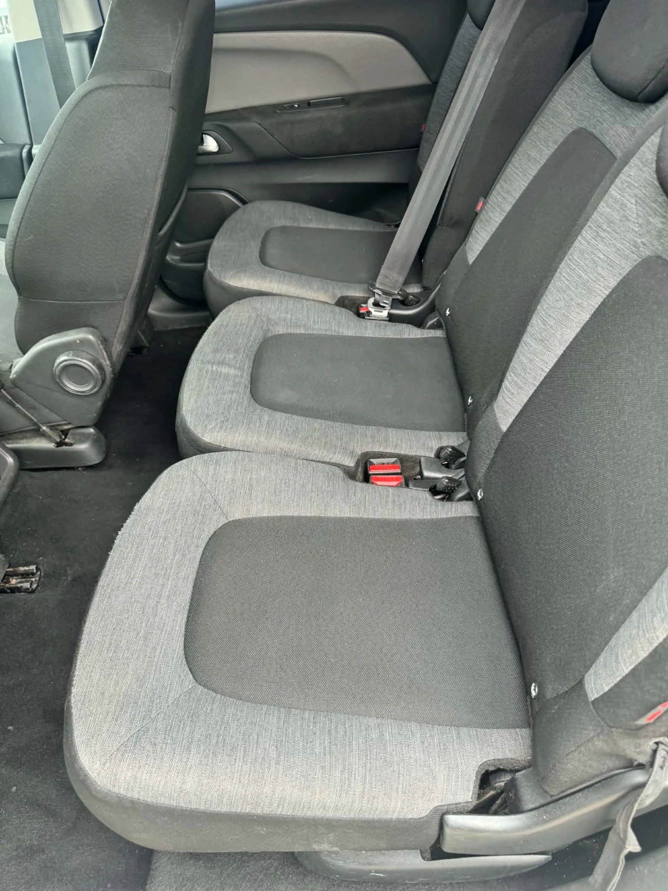 Citroen C4 Picasso 1.6 HDI 115к.с 7 места, снимка 8 - Автомобили и джипове - 56192889