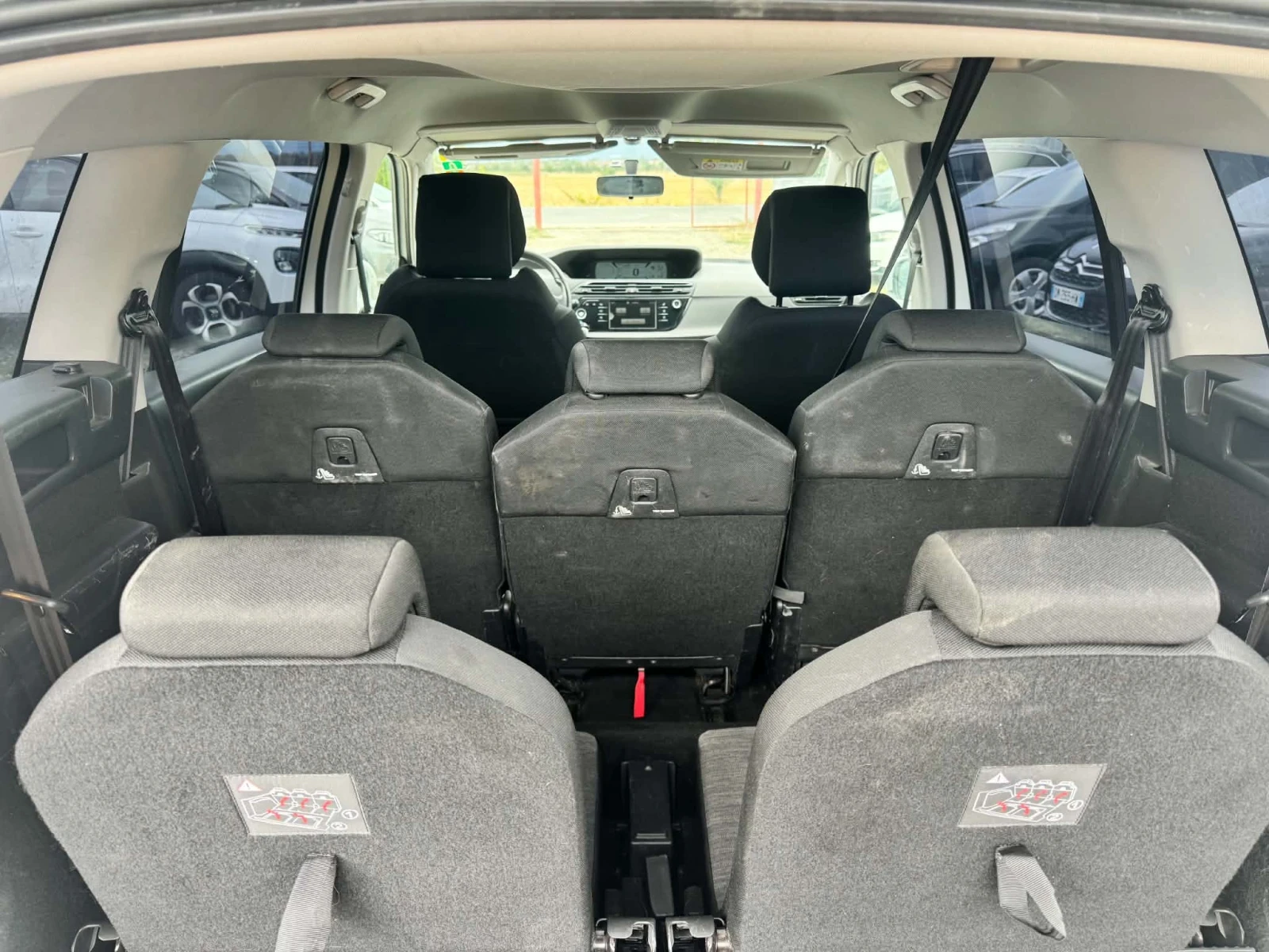 Citroen C4 Picasso 1.6 HDI 115к.с 7 места, снимка 9 - Автомобили и джипове - 56192889