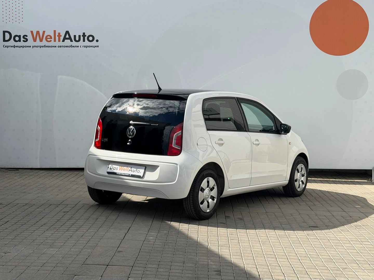 VW Up, снимка 2 - Автомобили и джипове - 56335762