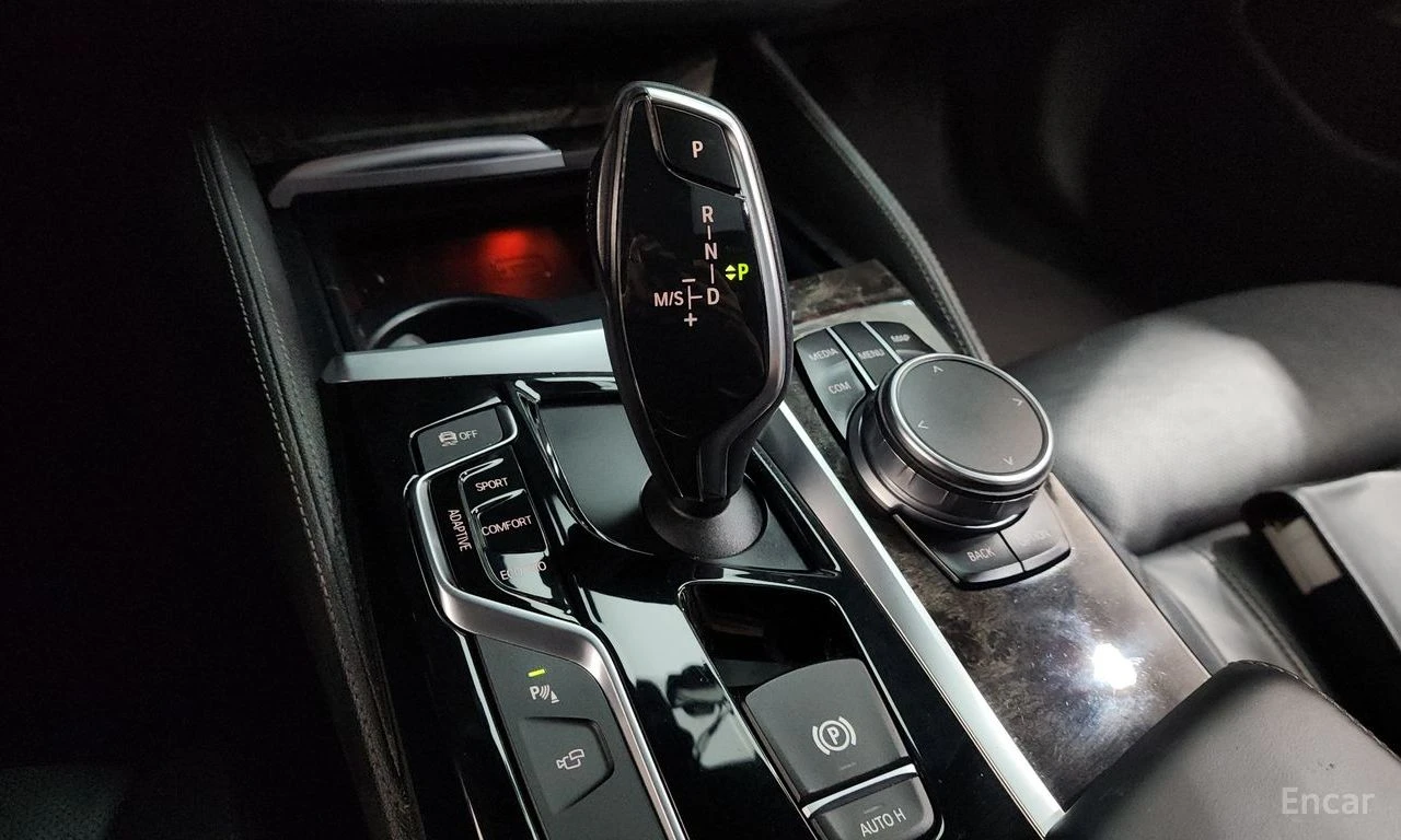 BMW 530 530d M-PACKET* HEADUP* DISTRONIC* , снимка 8 - Автомобили и джипове - 56532186
