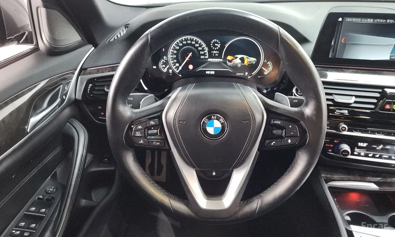 BMW 530 530d M-PACKET* HEADUP* DISTRONIC* , снимка 11 - Автомобили и джипове - 56532186