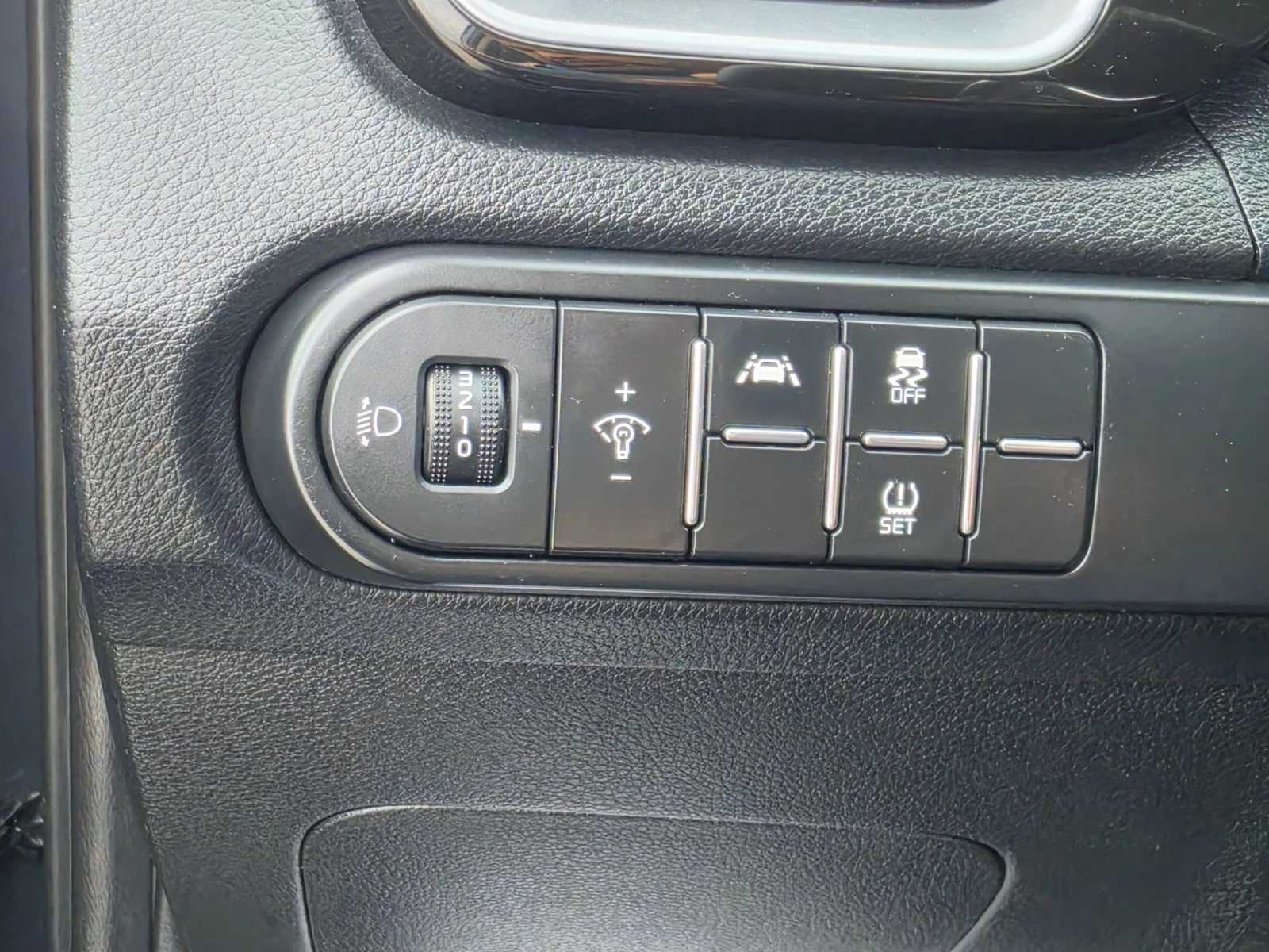 Kia Ceed 1.6 CRDi Active TOP, снимка 11 - Автомобили и джипове - 56547356