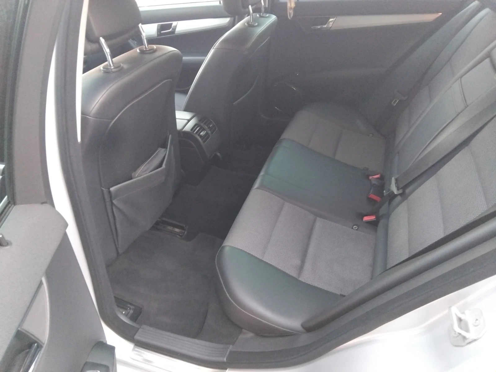 Mercedes-Benz C 200, снимка 12 - Автомобили и джипове - 56702482