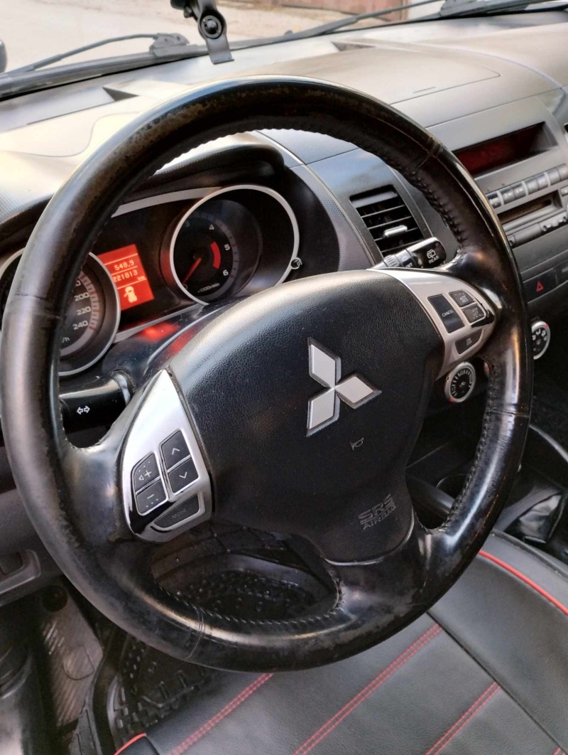 Mitsubishi Outlander, снимка 9 - Автомобили и джипове - 45640925