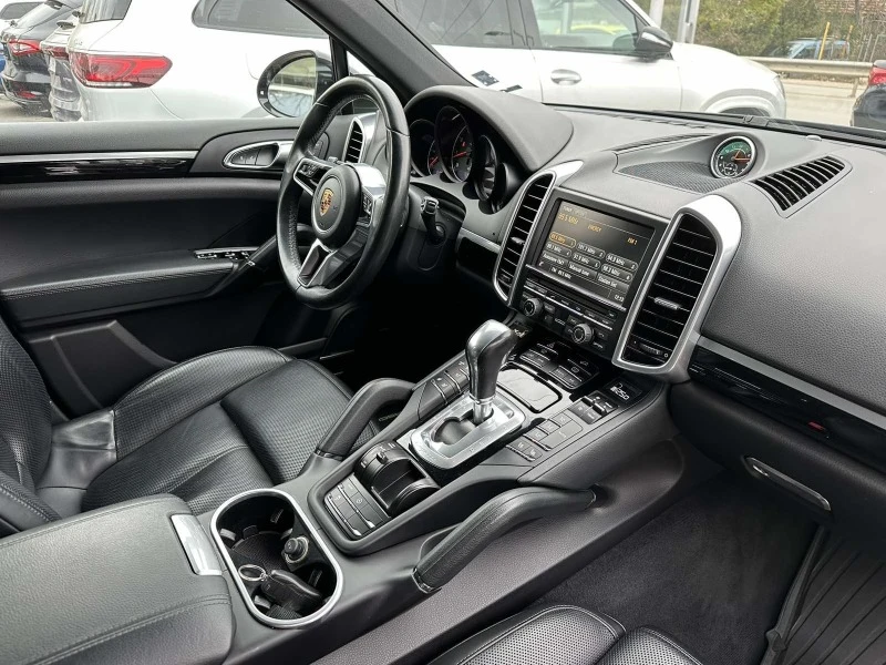 Porsche Cayenne 3.6 i, снимка 13 - Автомобили и джипове - 43461390