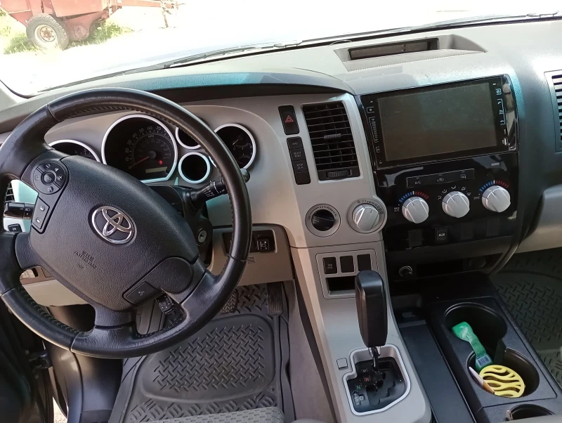 Toyota Tundra 5.7i AGU 4x4 , снимка 6 - Автомобили и джипове - 48879673