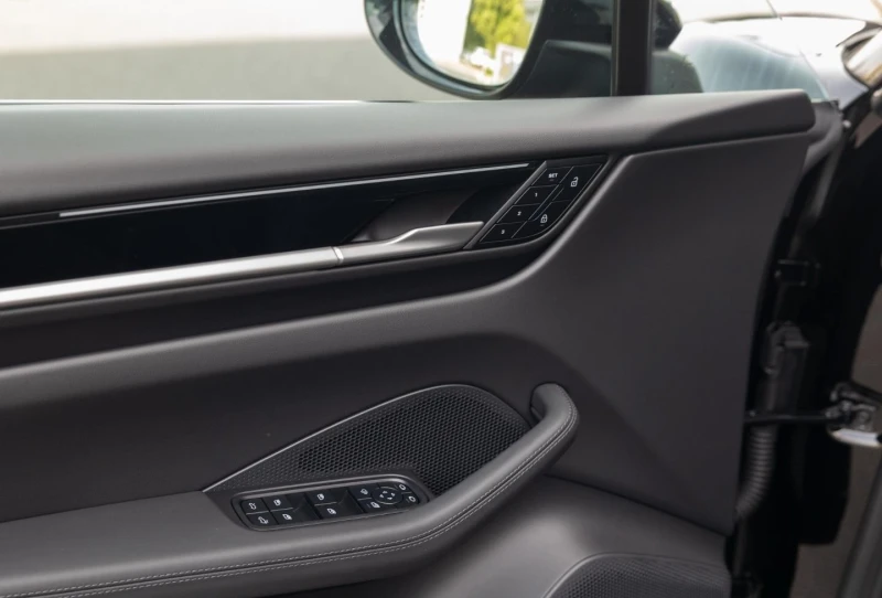 Porsche Macan PANO* DISTR* 360CAM* LED* , снимка 6 - Автомобили и джипове - 52130545