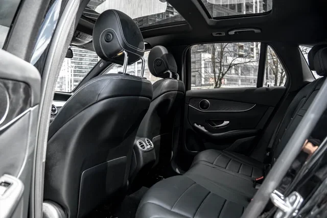 Mercedes-Benz GLC 300  4MATIC* АвтоКредит* (ЦЕНА ДО БГ), снимка 13 - Автомобили и джипове - 53927897