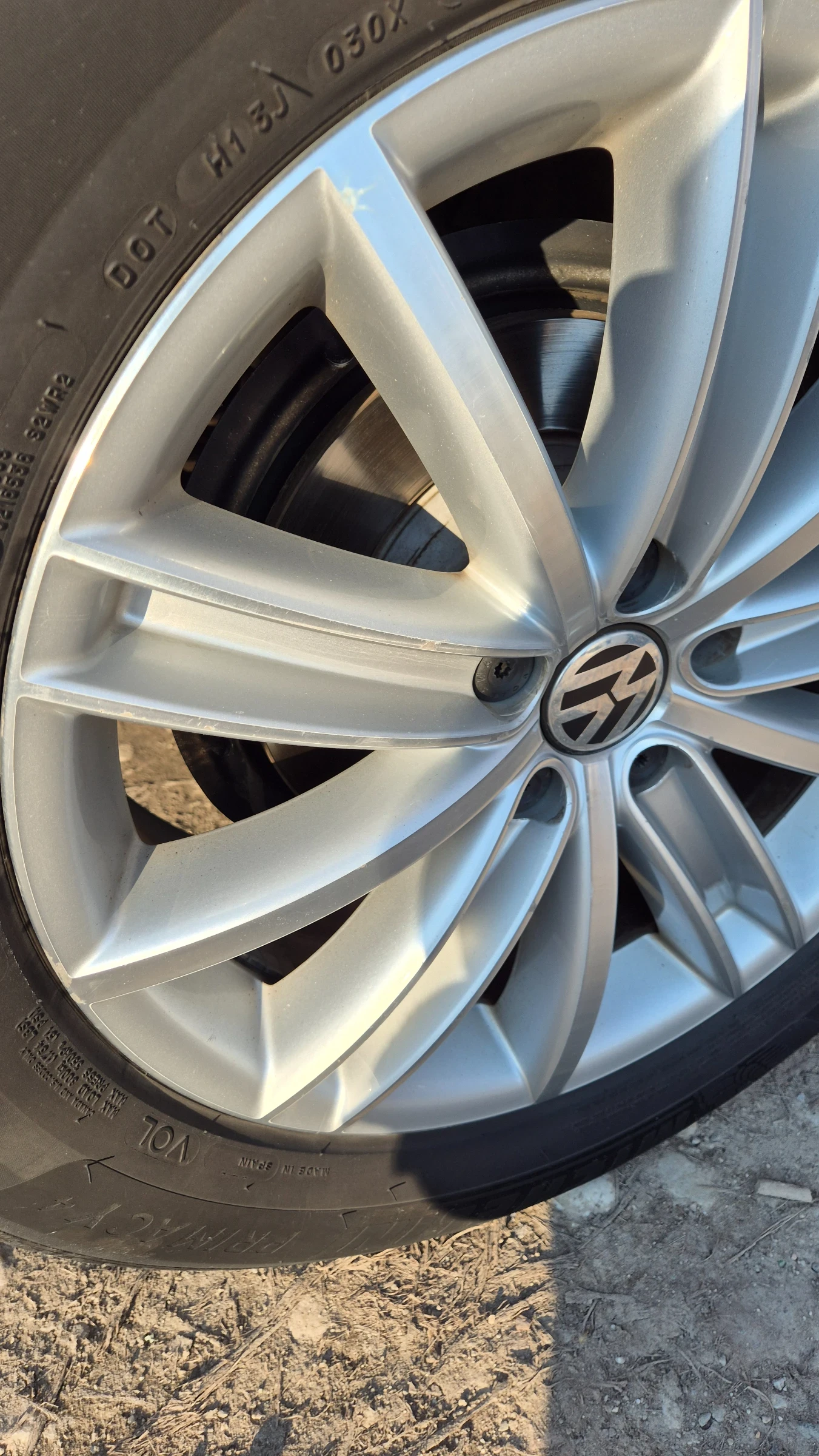 VW Tiguan Джип, снимка 17 - Автомобили и джипове - 47498578