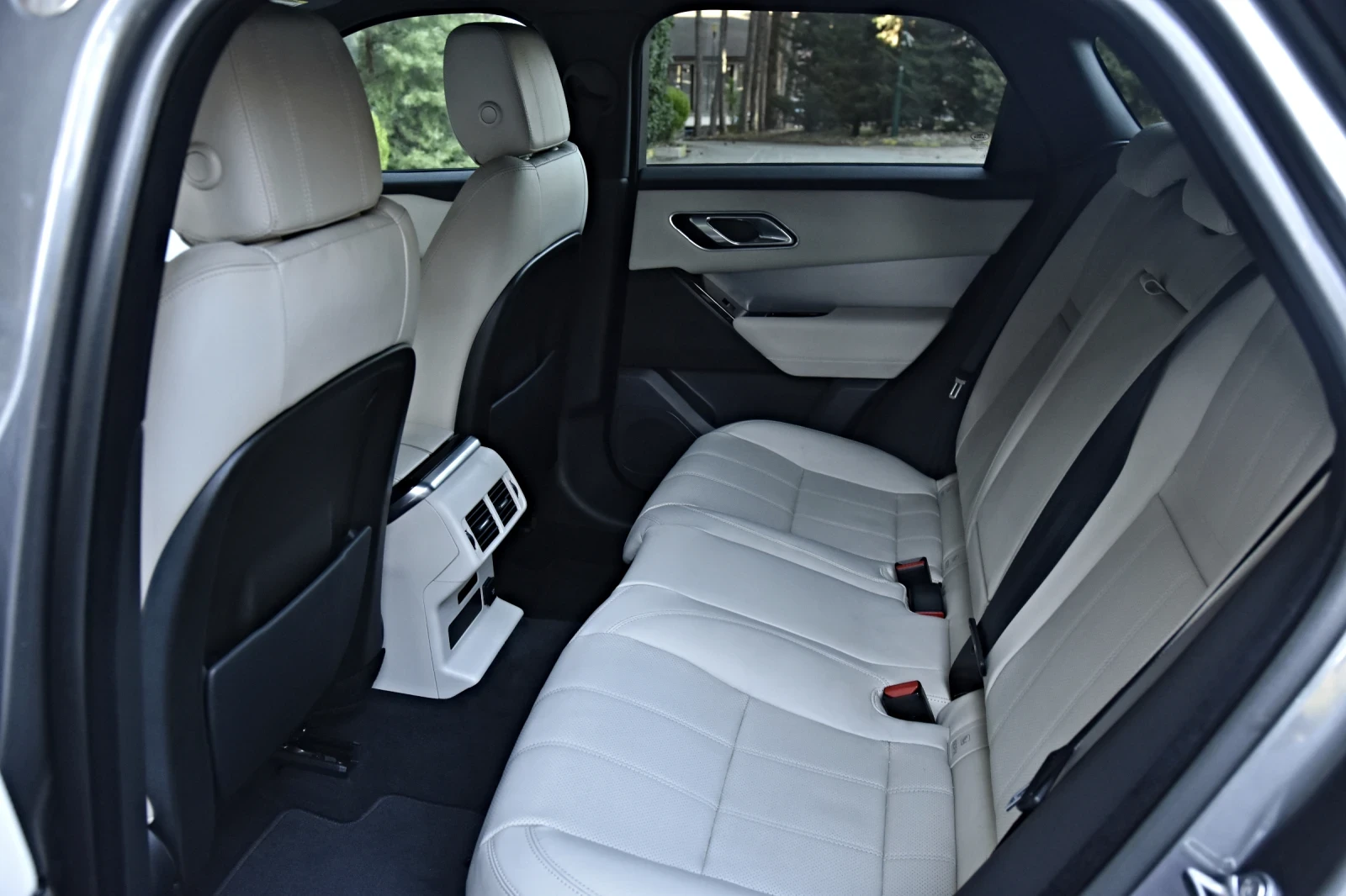 Land Rover Range Rover Velar R240 - изображение 9