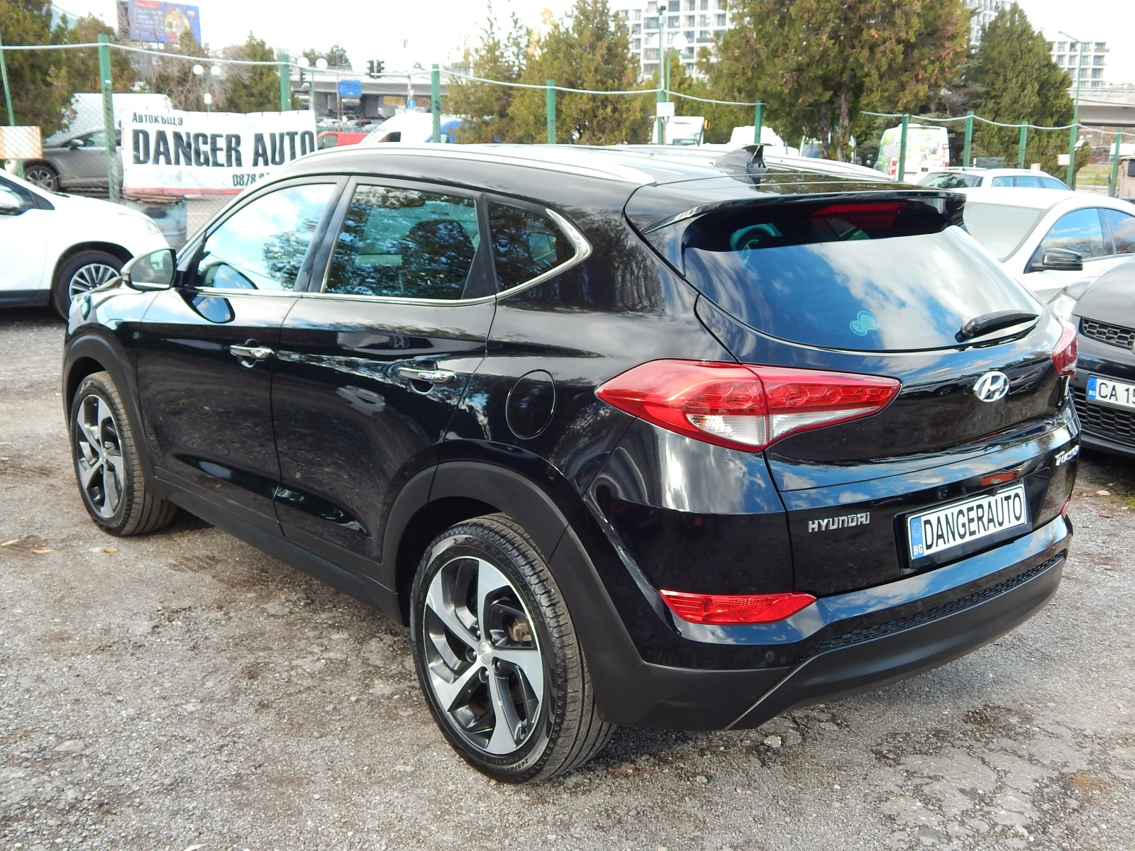 Hyundai Tucson 1.7CRDI* ПЕРФЕКТНА*  - изображение 6