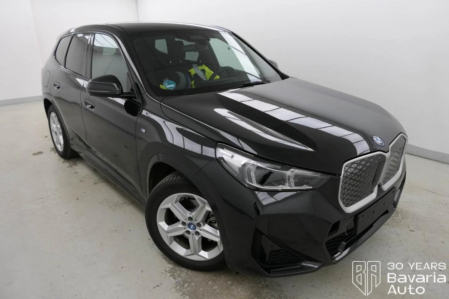 BMW iX1 30 xDrive M Sport Paket - изображение 4