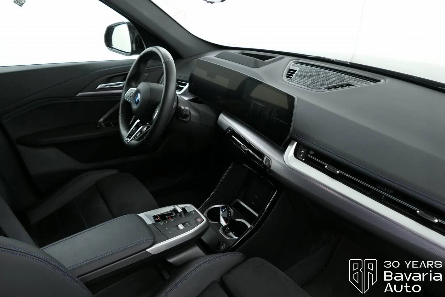 BMW iX1 30 xDrive M Sport Paket - изображение 7