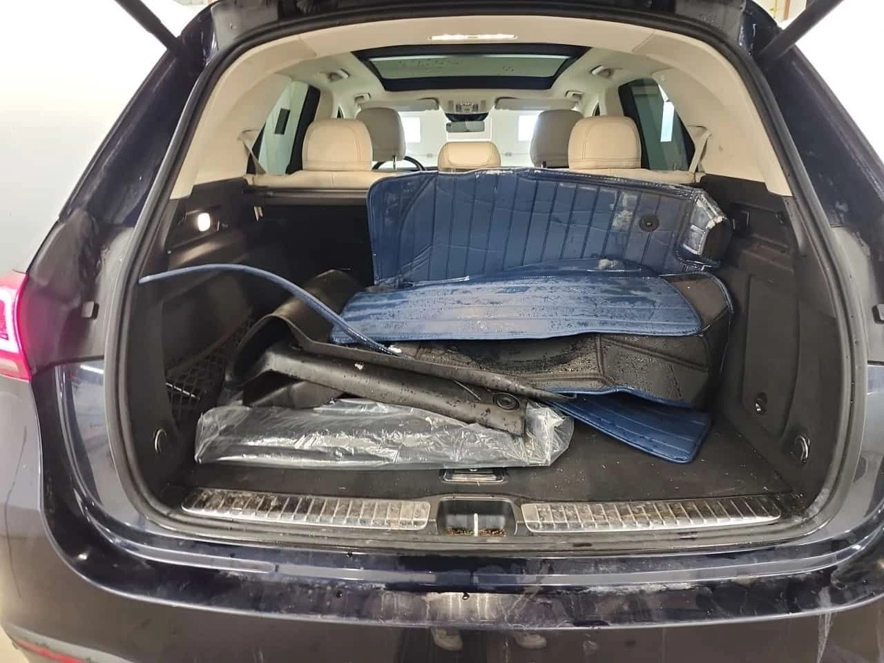 Mercedes-Benz GLE 450 AMG | PANO | HUD | 360 | DISTRONIC | МАСАЖ, снимка 14 - Автомобили и джипове - 53820522