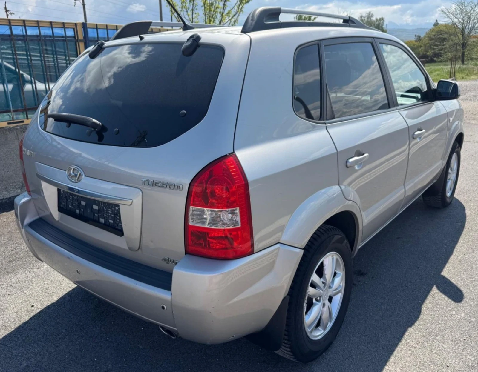 Hyundai Tucson 2.0 газ-бензин, снимка 5 - Автомобили и джипове - 54386279