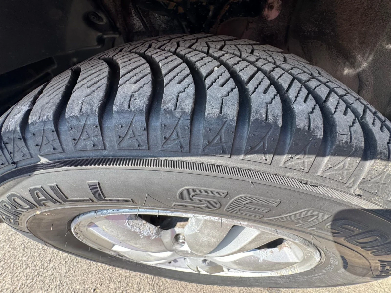 Hyundai Tucson 2.0 газ-бензин, снимка 13 - Автомобили и джипове - 54386279