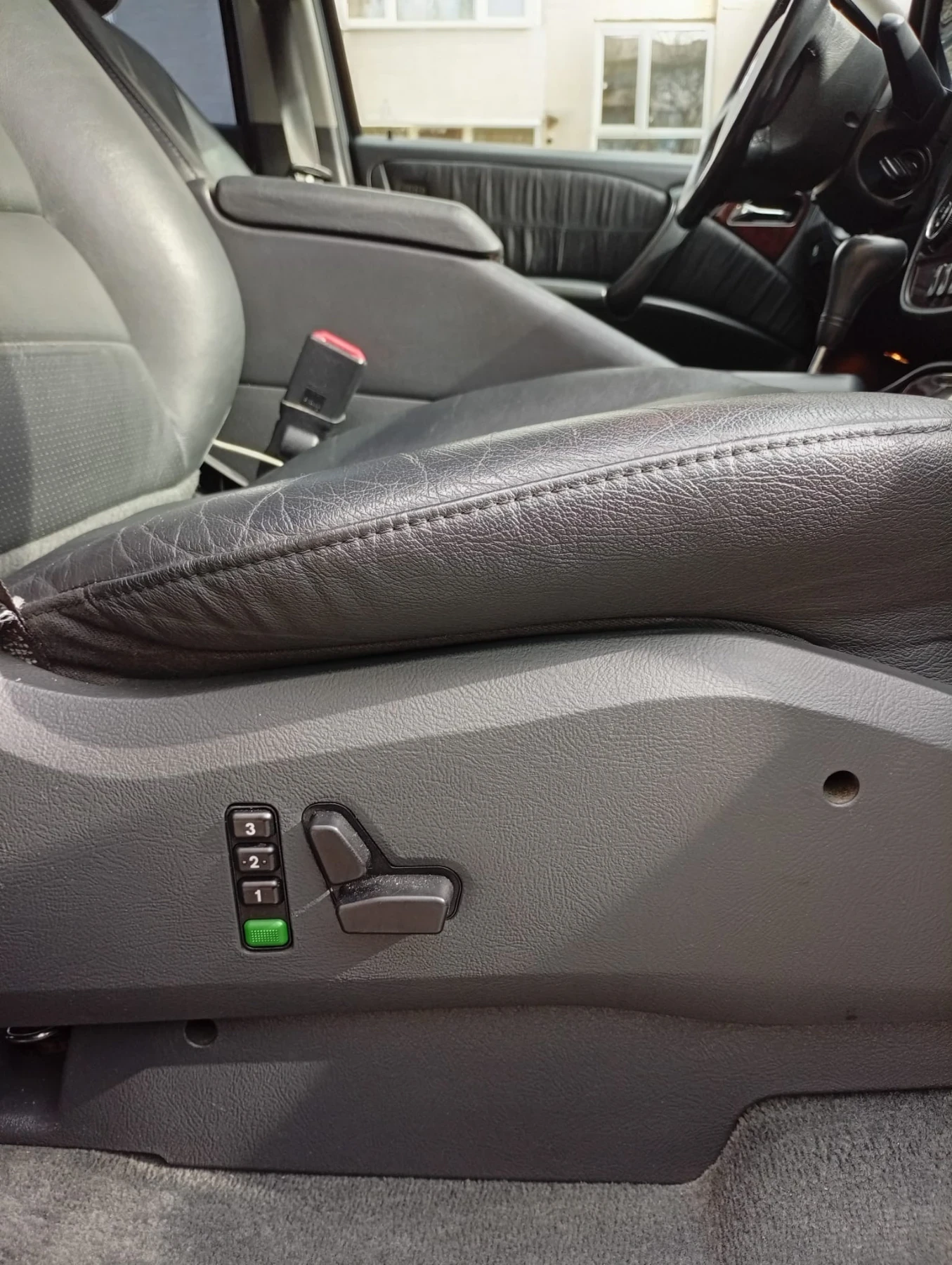 Mercedes-Benz ML 270, снимка 6 - Автомобили и джипове - 54437894