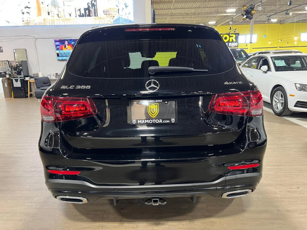 Mercedes-Benz GLC 300 4MATIC* AMG* BURMESTER* KEYLESS* ПАНОРАМА* КАМЕРА, снимка 5 - Автомобили и джипове - 54725394