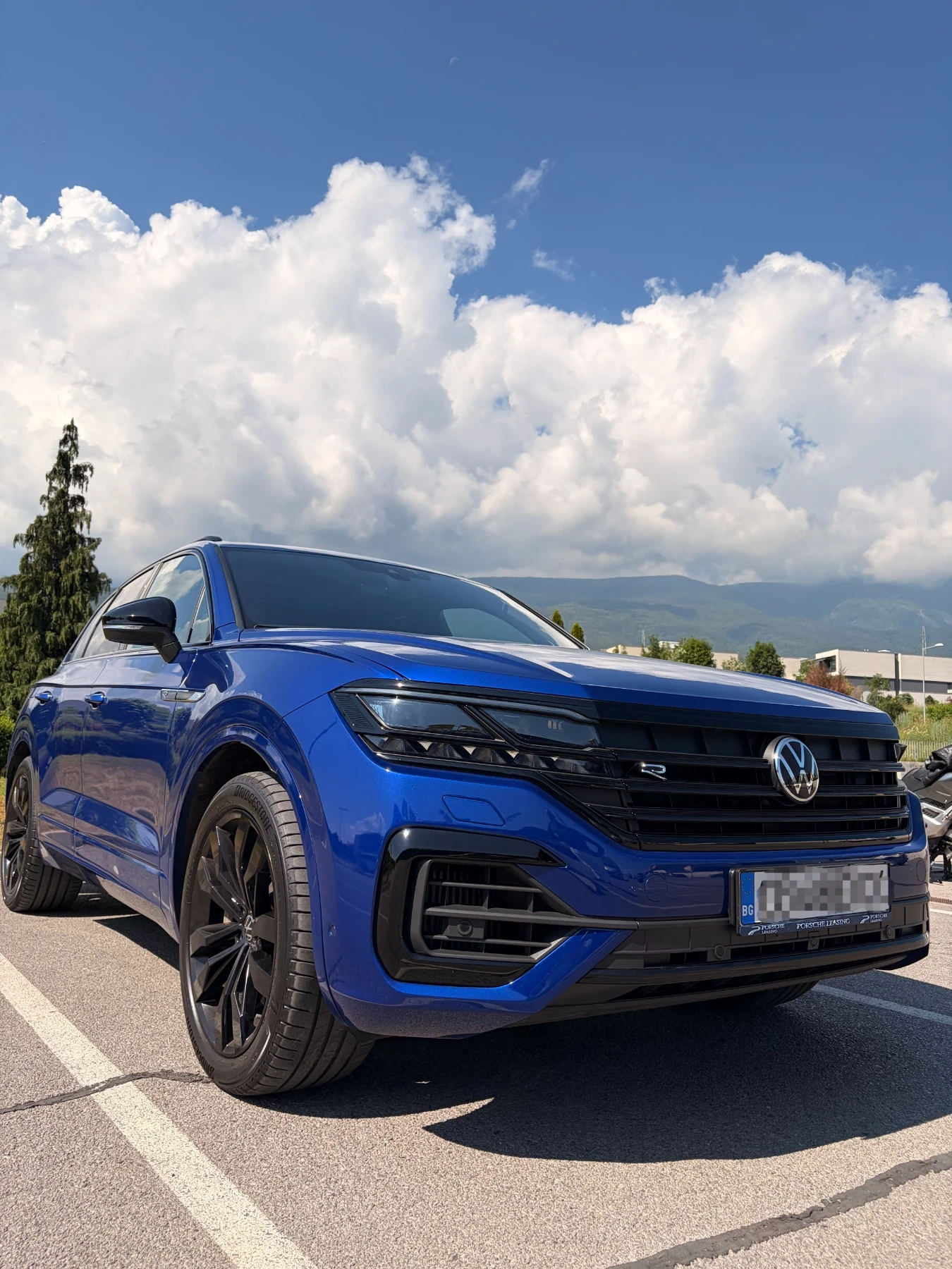 VW Touareg R e-hybrid