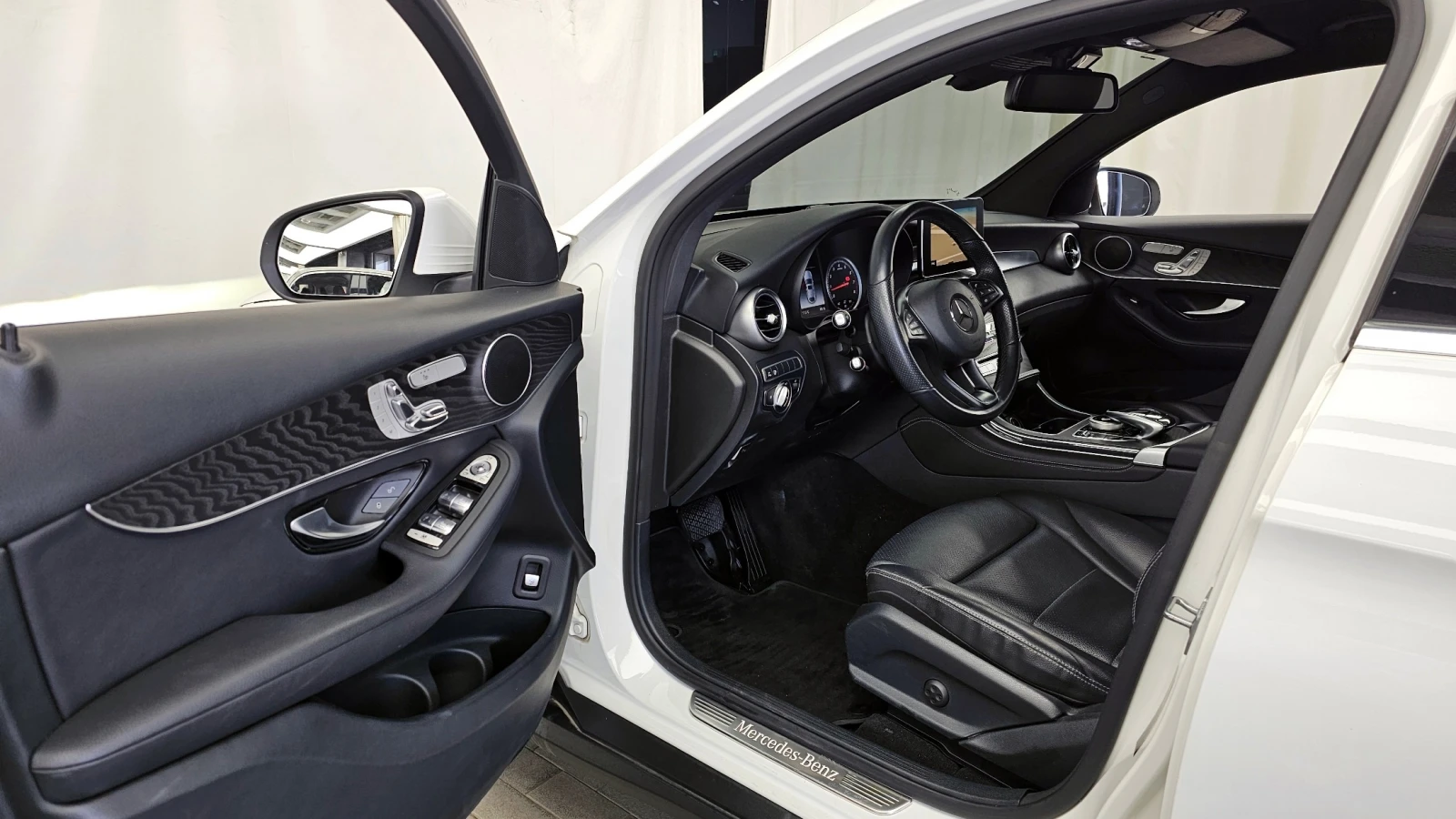 Mercedes-Benz GLC 300 4MATIC, снимка 7 - Автомобили и джипове - 54945077