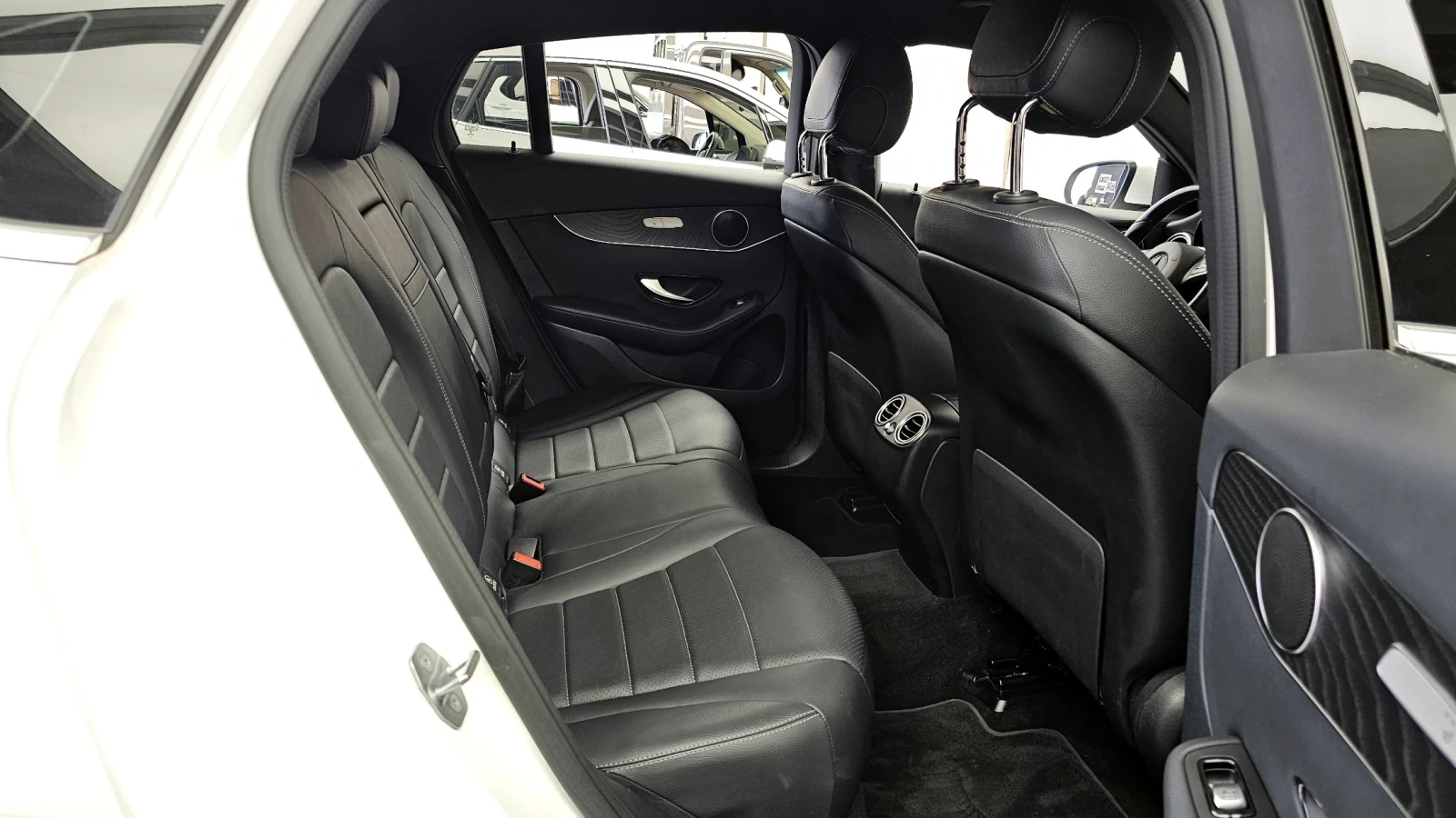 Mercedes-Benz GLC 300 4MATIC, снимка 6 - Автомобили и джипове - 54945077