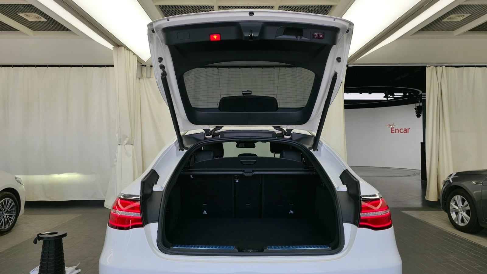 Mercedes-Benz GLC 300 4MATIC, снимка 5 - Автомобили и джипове - 54945077
