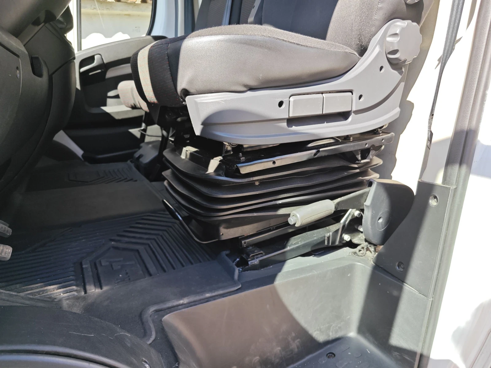 Peugeot Boxer 2.2 BlueHDi 164к.с., снимка 17 - Бусове и автобуси - 54931787