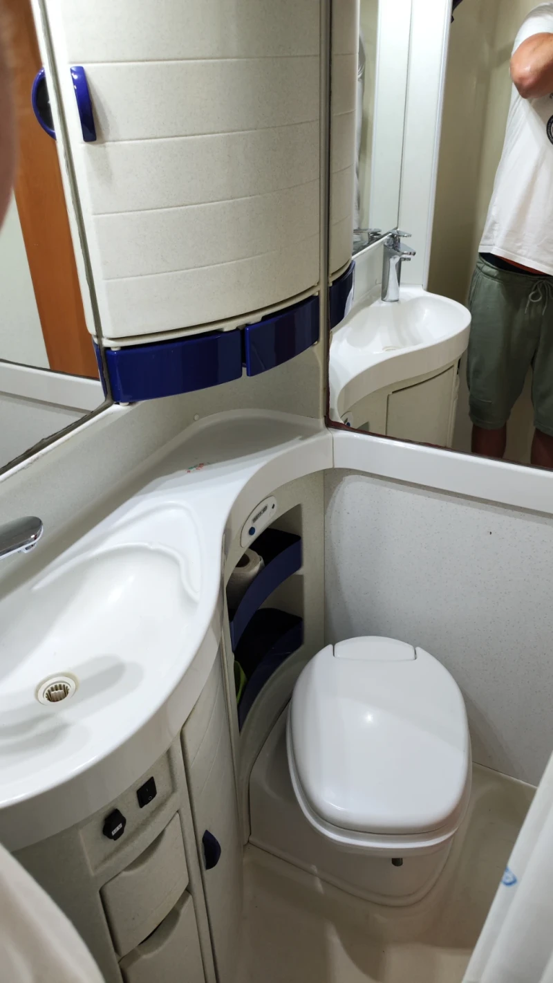 Кемпер HYMER / ERIBA 2.8 tdie, снимка 15 - Каравани и кемпери - 53185146