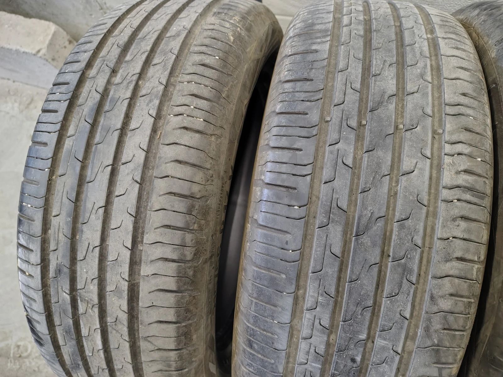 Гуми Летни 215/55R17, снимка 2 - Гуми и джанти - 55843792
