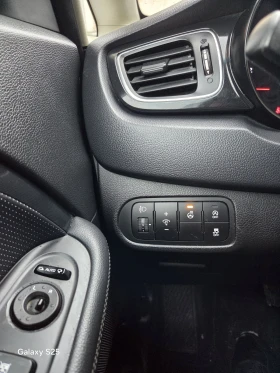 Kia Carens Kia Carens 7 местна Швейцария, снимка 11