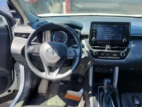 Toyota Corolla Cross  LE| ПОДГРЕВИ| КЕYLESS GO| МЪРТВА ТОЧКА| , снимка 9