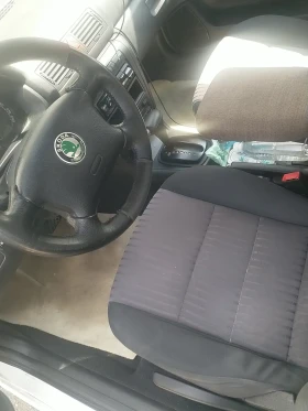 Skoda Octavia 2.0 - 700 € / 1369.08 лв. - 70300734 11