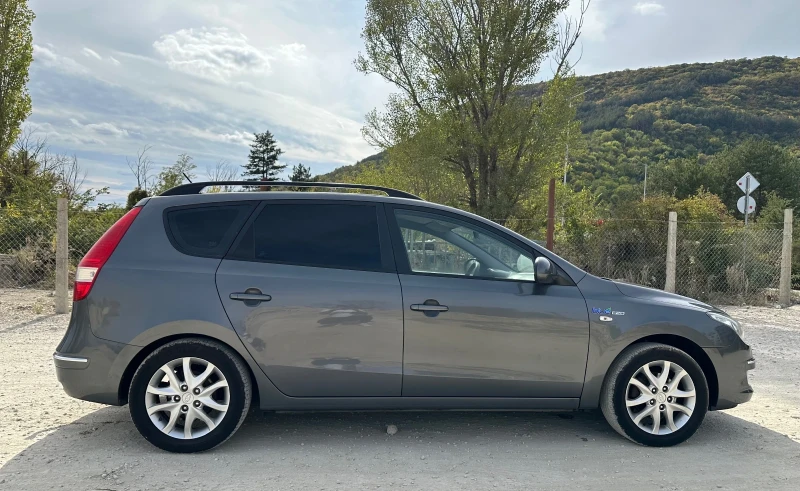 Hyundai I30 1.6i * Facelift* * Business* , снимка 8 - Автомобили и джипове - 51956620