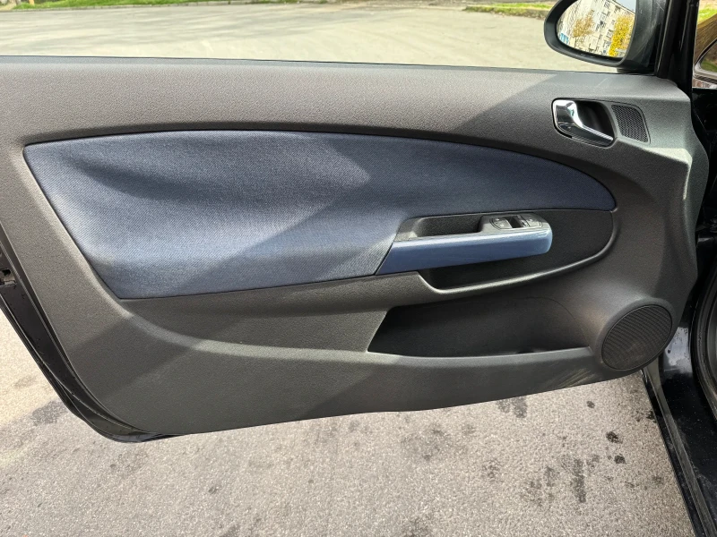 Opel Corsa 1, 2 бензин, снимка 5 - Автомобили и джипове - 52352620