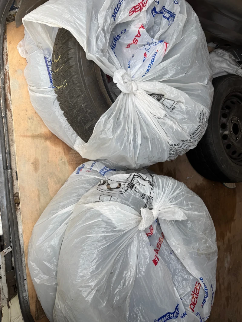 Opel Corsa 1, 2 бензин, снимка 11 - Автомобили и джипове - 52352620