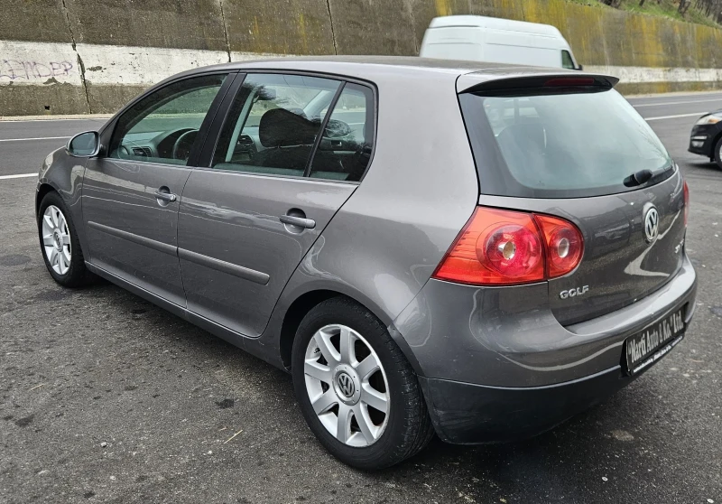 VW Golf 2.0 TDI, снимка 10 - Автомобили и джипове - 52877376