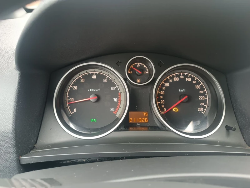 Opel Zafira 1.6 105 панорамна , снимка 9 - Автомобили и джипове - 53224908