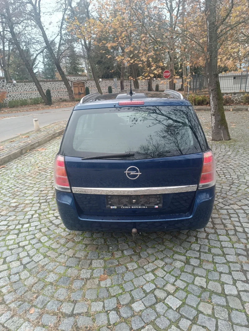 Opel Zafira 1.6 105 панорамна , снимка 5 - Автомобили и джипове - 53224908