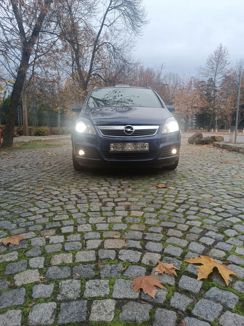Opel Zafira 1.6 105 панорамна 