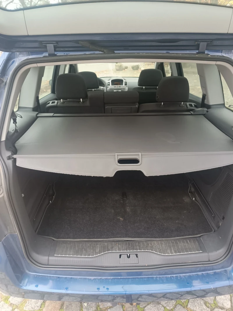 Opel Zafira 1.6 105 панорамна , снимка 8 - Автомобили и джипове - 53224908