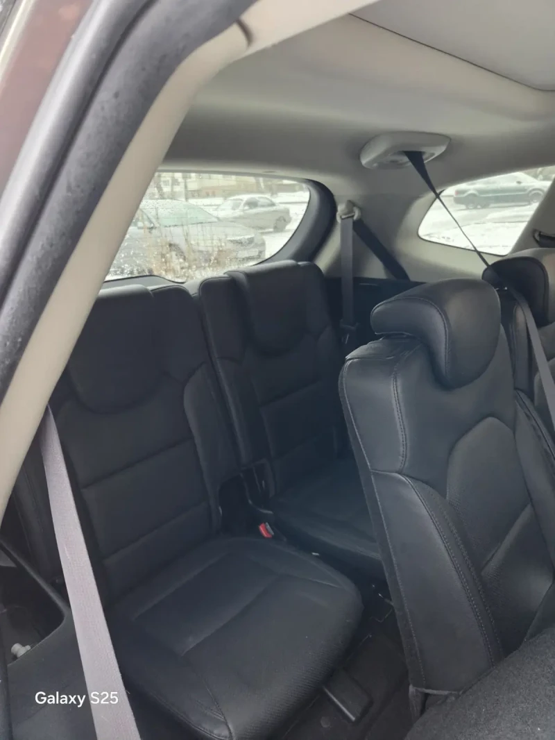 Kia Carens Kia Carens 7 местна Швейцария, снимка 6 - Автомобили и джипове - 53340536