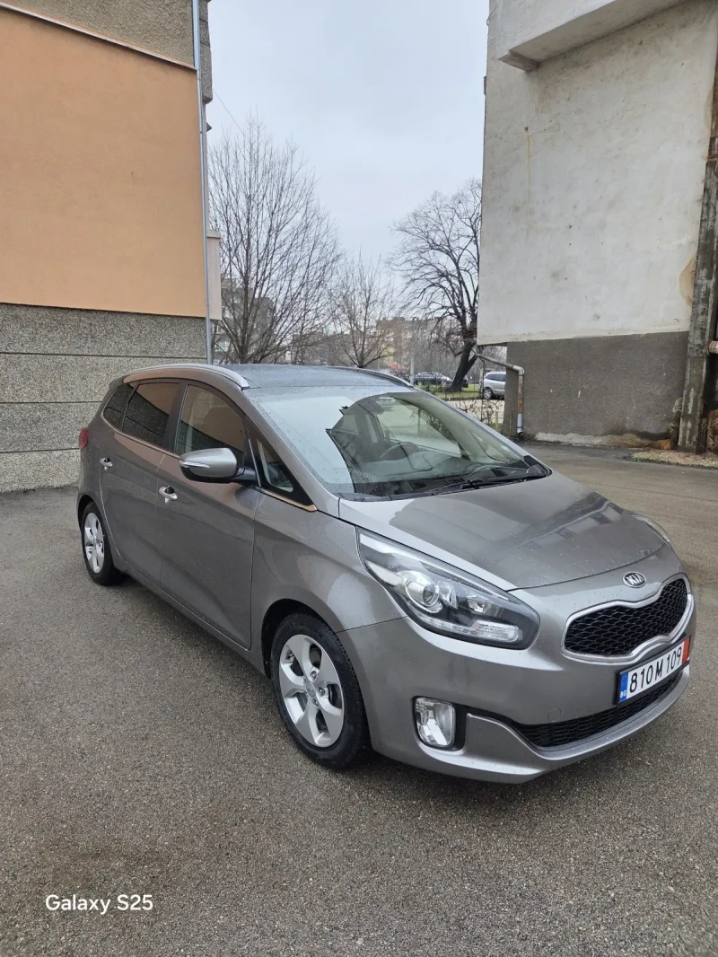 Kia Carens Kia Carens 7 местна Швейцария, снимка 2 - Автомобили и джипове - 53340536