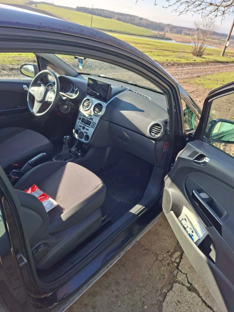 Opel Corsa Corsa D 1.4i , снимка 9 - Автомобили и джипове - 53491714